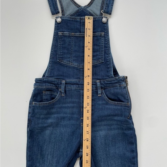 Levi’s Women’s Skinny Overalls in Dark Wash Size 27 - Picture 11 of 12